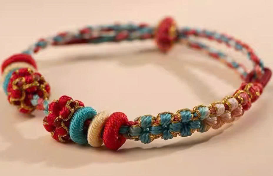 Vòng chỉ ngũ sắc may mắn Nepal MS603