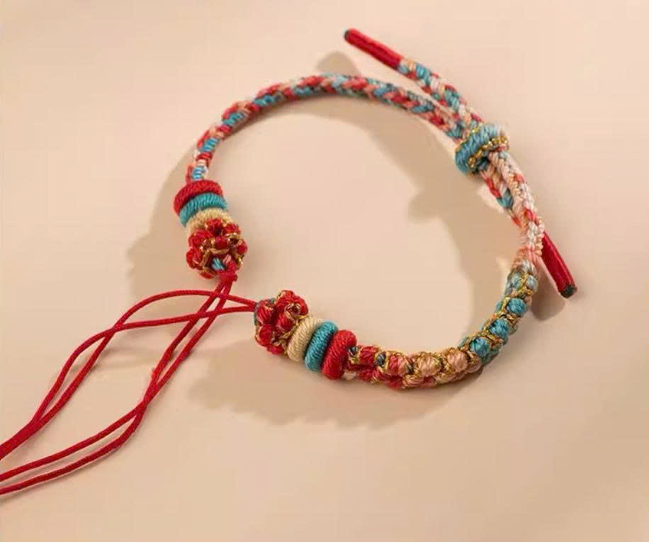 Vòng chỉ ngũ sắc may mắn Nepal MS646